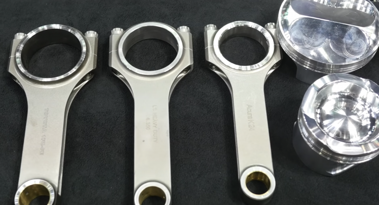What is Fracture Split Connecting Rods
